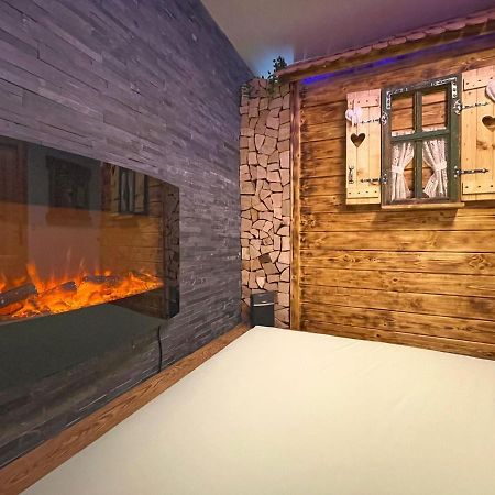 Comfortable Holiday Home With Hot Tub Teunz Exteriör bild