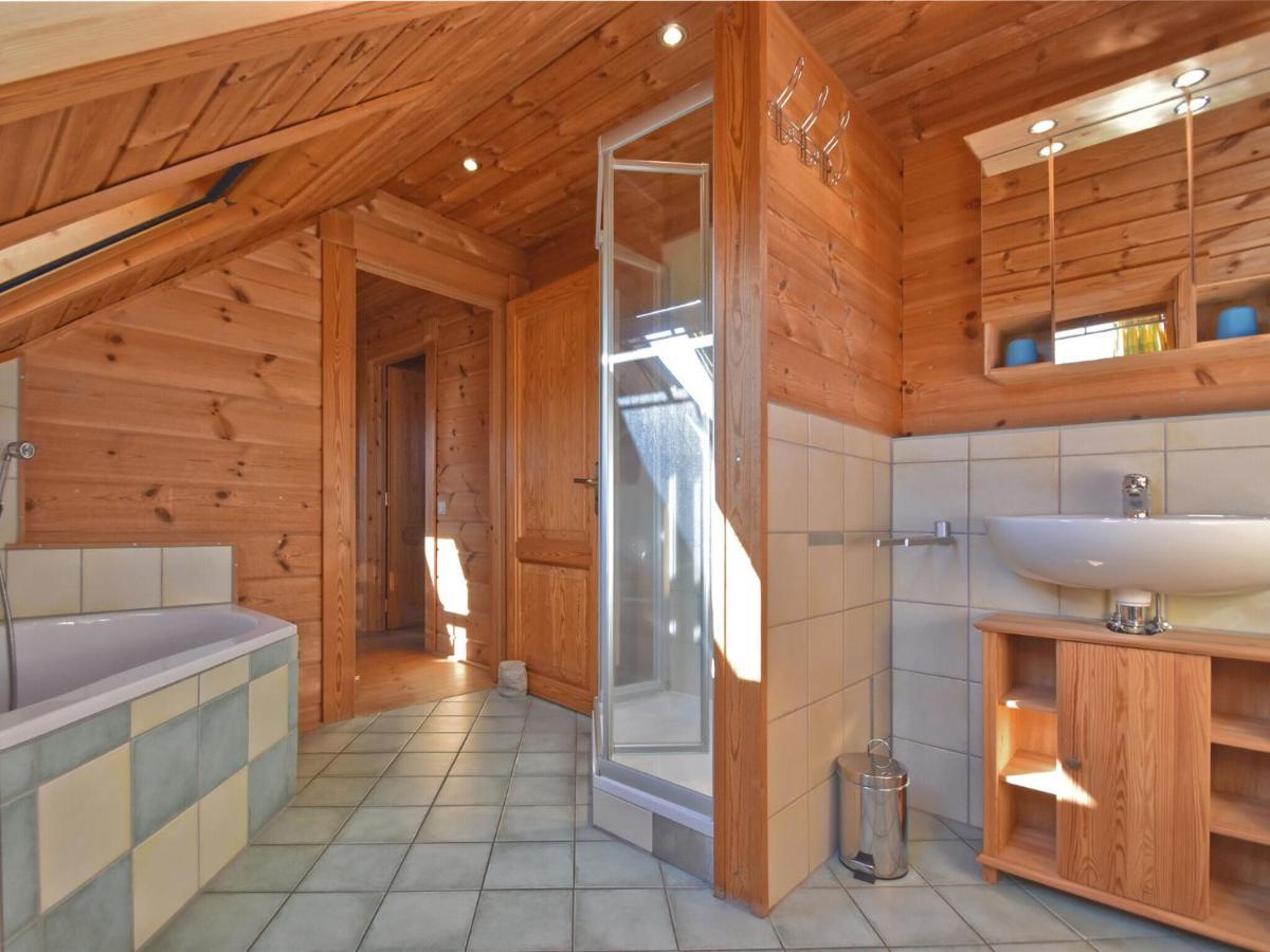 Comfortable Holiday Home With Hot Tub Teunz Exteriör bild