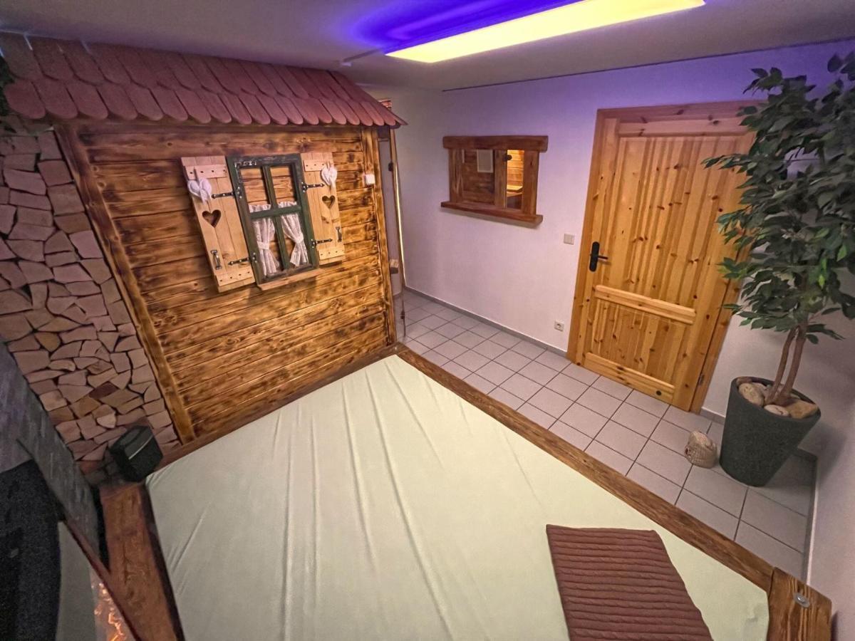 Comfortable Holiday Home With Hot Tub Teunz Exteriör bild